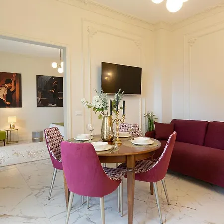 Leopoldo Apartment