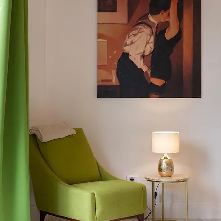 Leopoldo Apartment